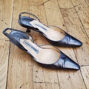 Manolo Blahnik Carolyne Metallic Pewter Leather Slingback Pumps Size 38